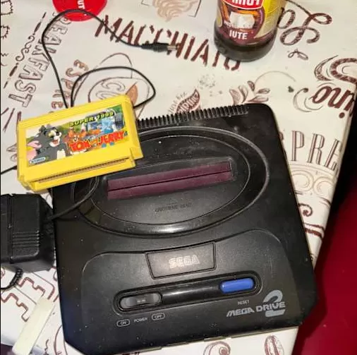 Aspecto casero de la mega drive 2